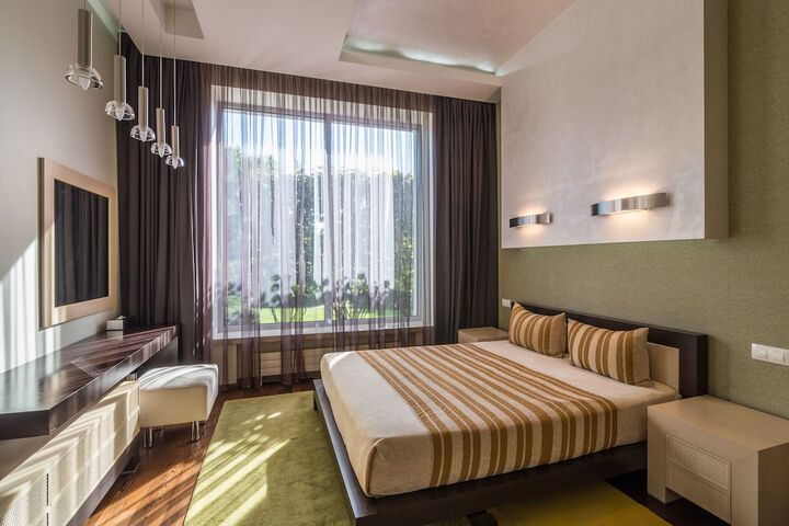 Room 4 of 55