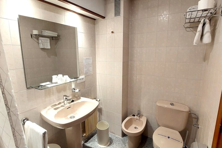Room 70 of 105