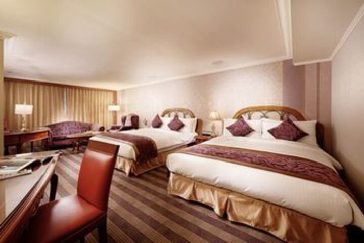 Room 16 of 36