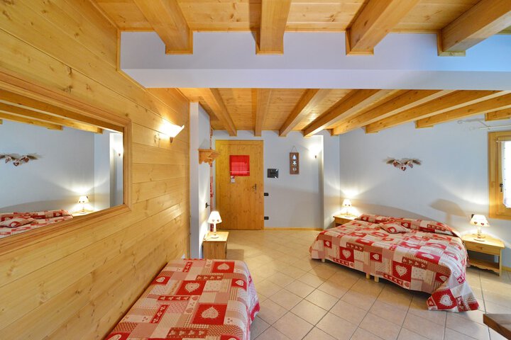 Room 5 of 42