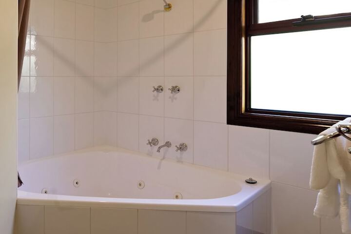 Room 12 of 22