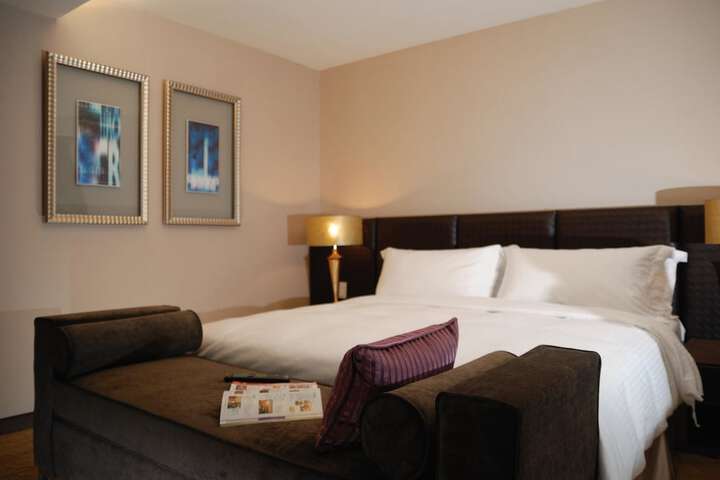 Room 6 of 30