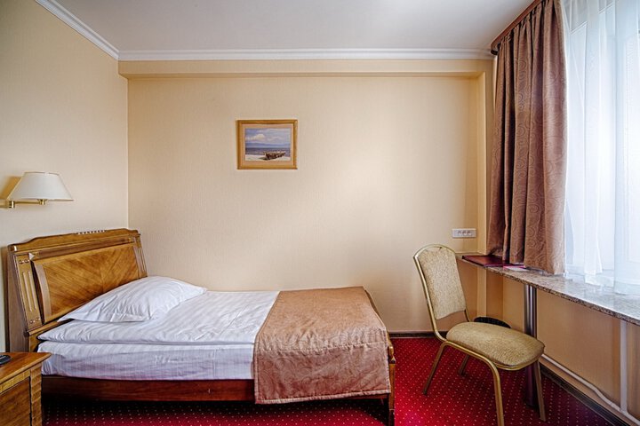 Room 7 of 72