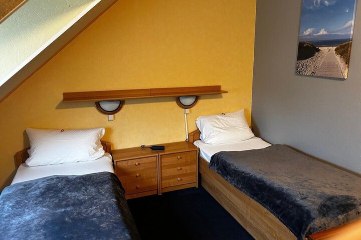 Room 12 of 43