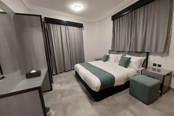 Room 27 of 60