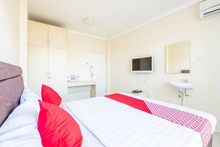 Room 17 of 26