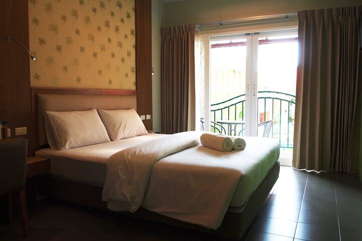 Room 5 of 31