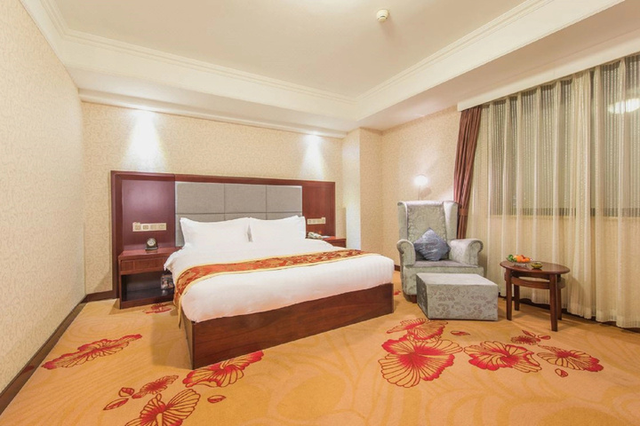 Room 4 of 11