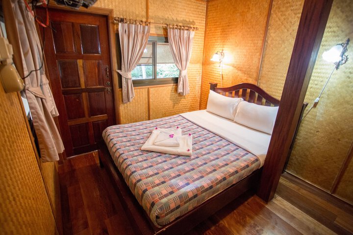 Room 2 of 44