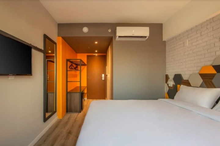 Room 11 of 47
