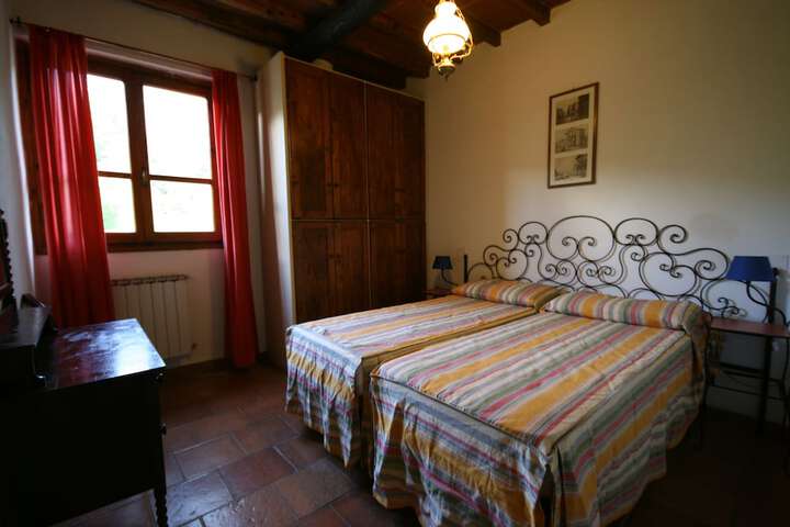 Room 2 of 71