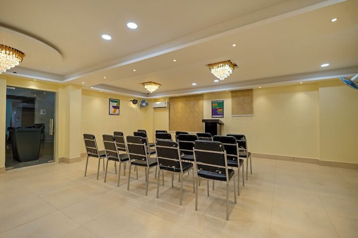 Ballroom/Hall 27 of 34