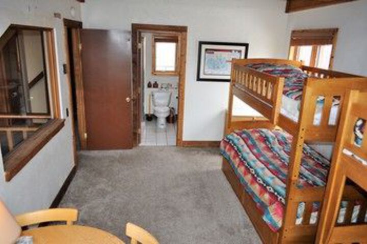 Room 40 of 138