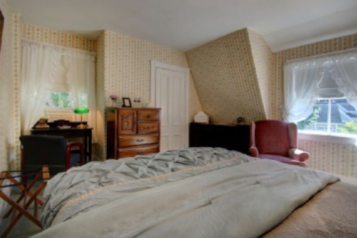 Room 359 of 408