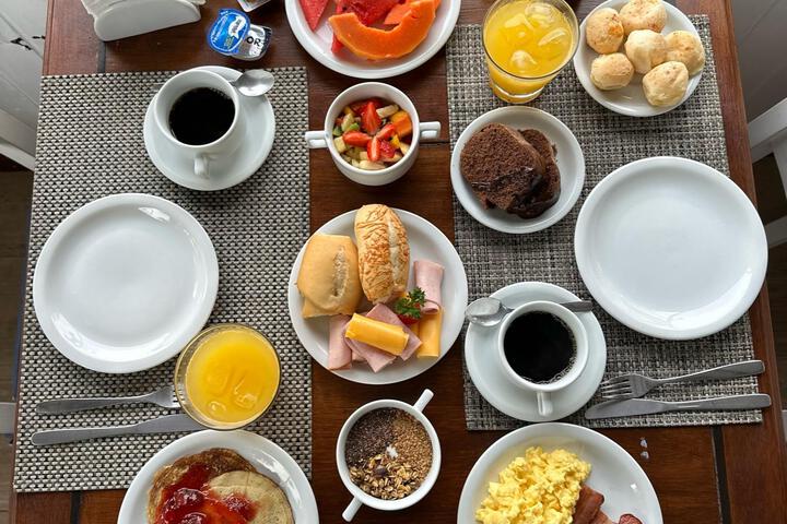 Breakfast/Coffee Service 105 of 221