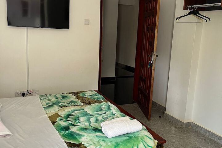 Room 7 of 26