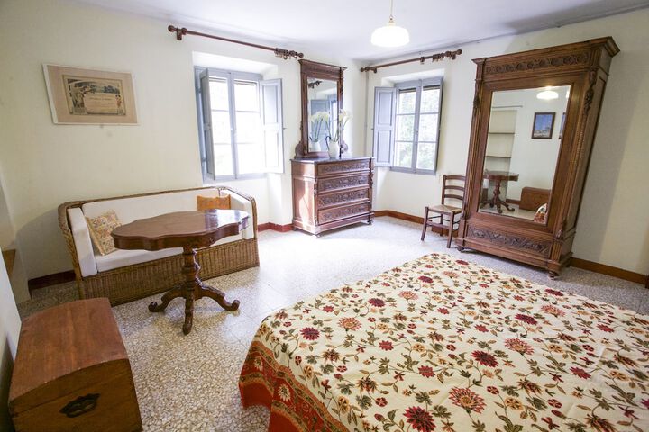 Room 5 of 19