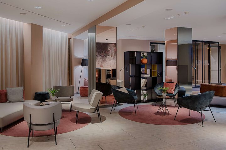 Entrance & Lobby