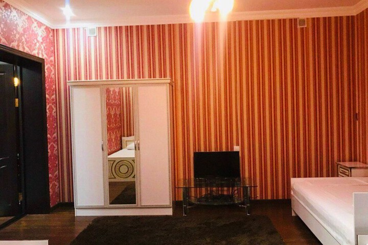 Room 7 of 32