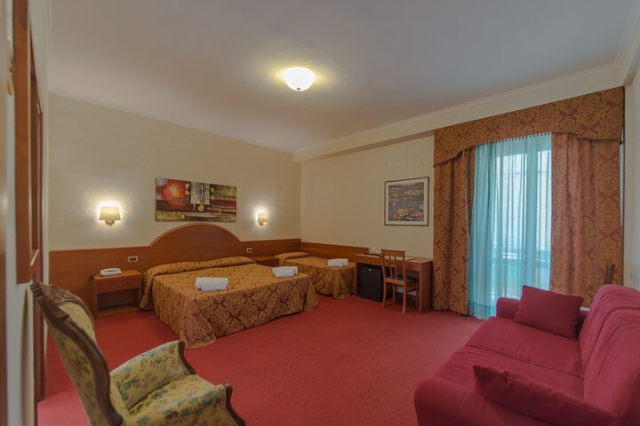 Room 8 of 37