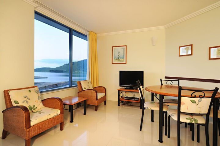 Room 5 of 28
