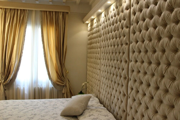 Room 2 of 18