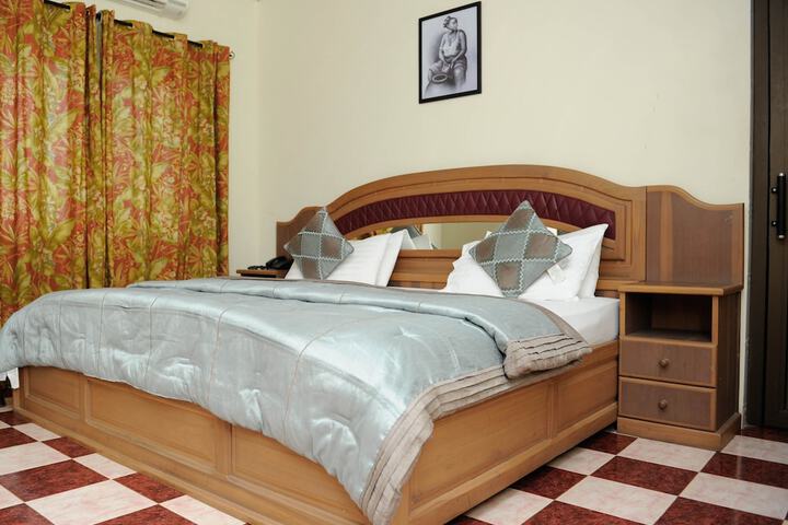 Room 27 of 67
