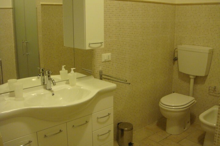 Room 14 of 14