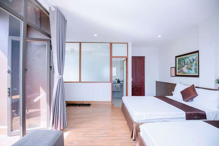 Room 83 of 201