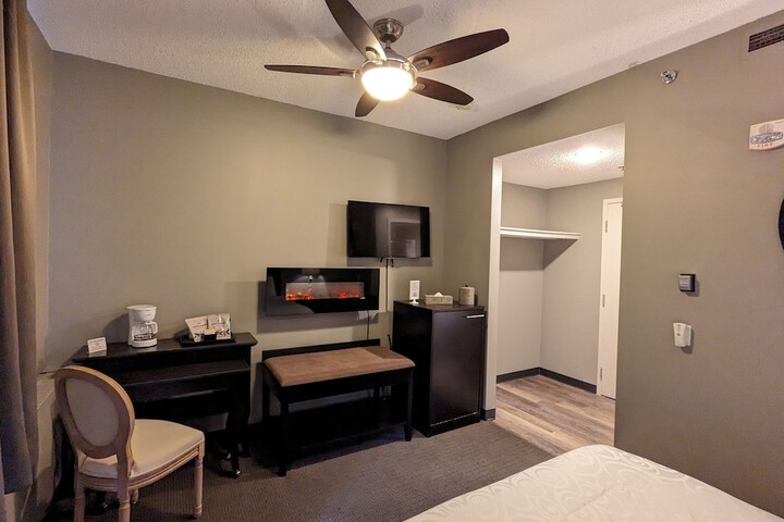 Room 7 of 40
