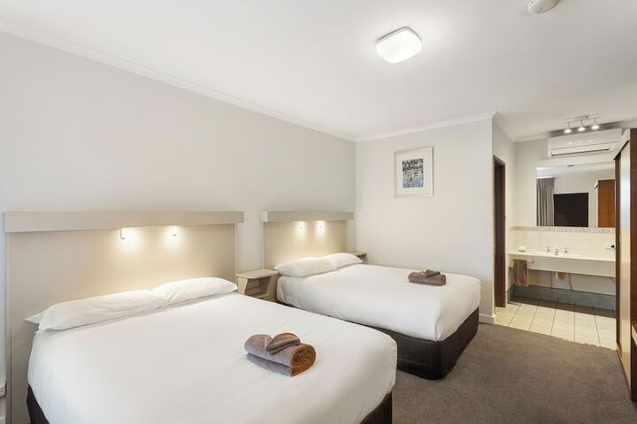 Room 15 of 73