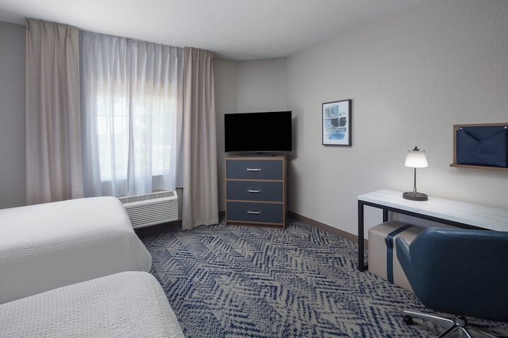 Room 10 of 36
