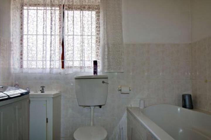 Room 4 of 23