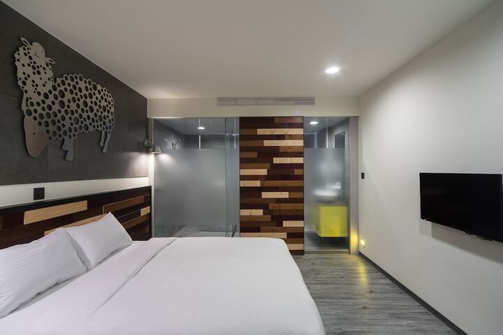 Room 21 of 42