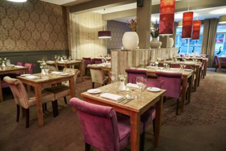 Dining 57 of 60