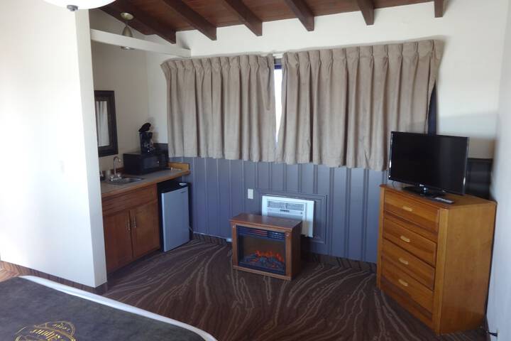 Room 12 of 33