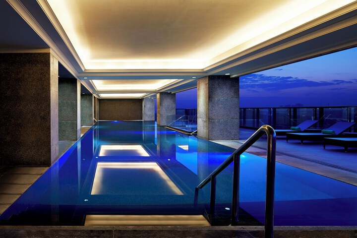 Hotel with Pool