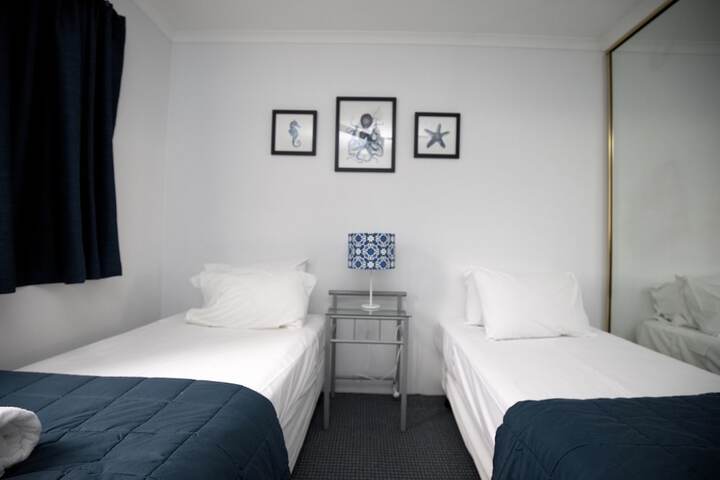 Room 5 of 61