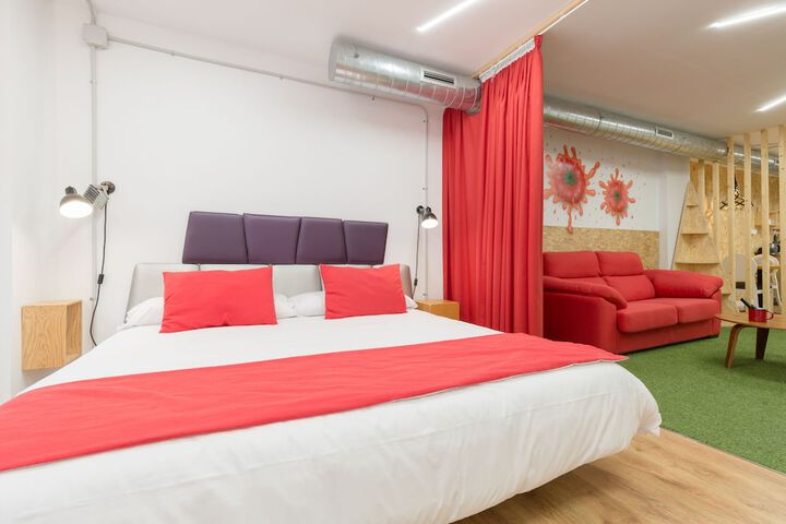 Room 30 of 103