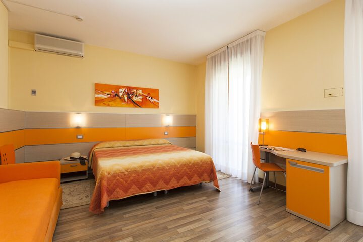 Room 13 of 154
