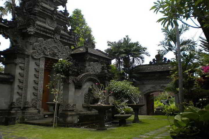 TAMAN SUCI SUITE & VILLAS