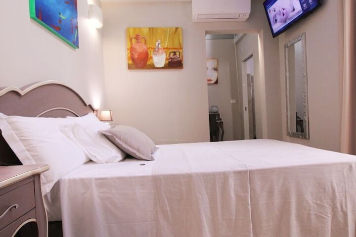Room 4 of 17