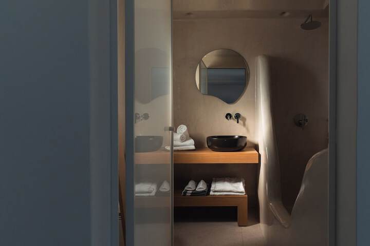 Room 44 of 65