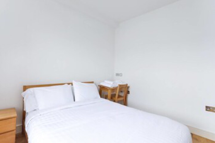 Room 13 of 35