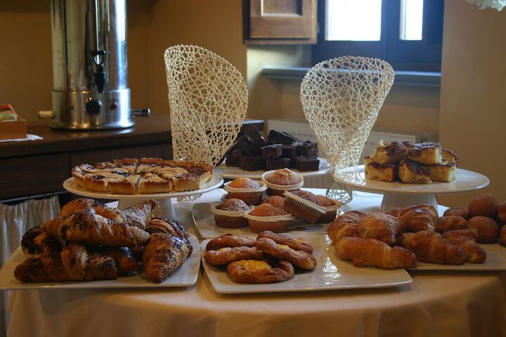 Breakfast/Coffee Service 64 of 106