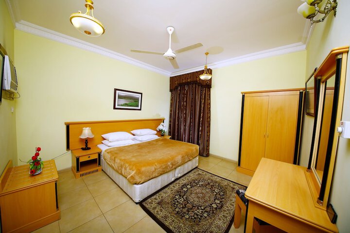 Room 14 of 74
