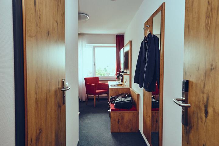 Room 3 of 47