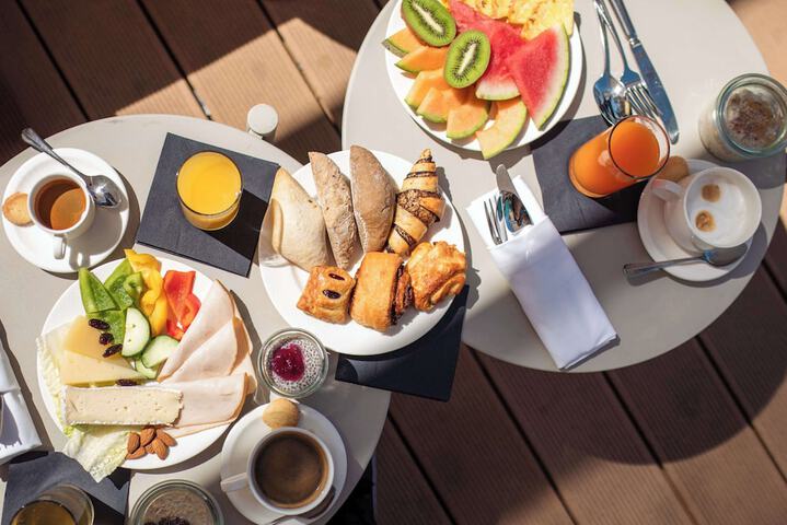 Breakfast/Coffee Service 197 of 310
