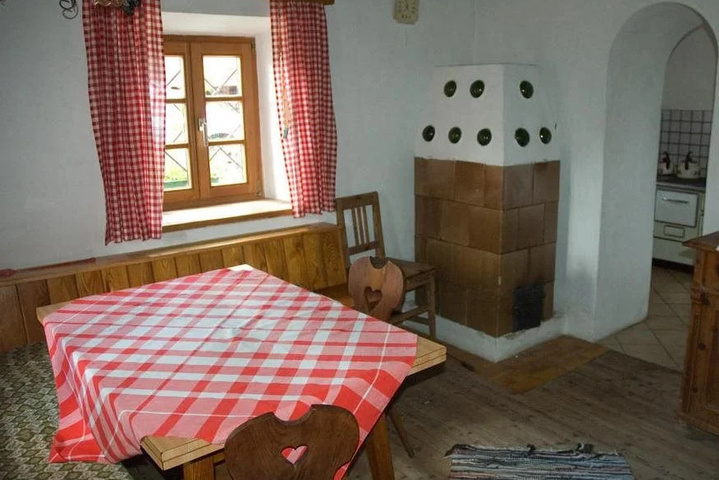 Room 2 of 16