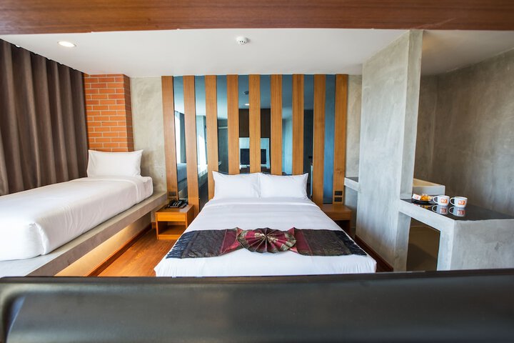 Room 14 of 33